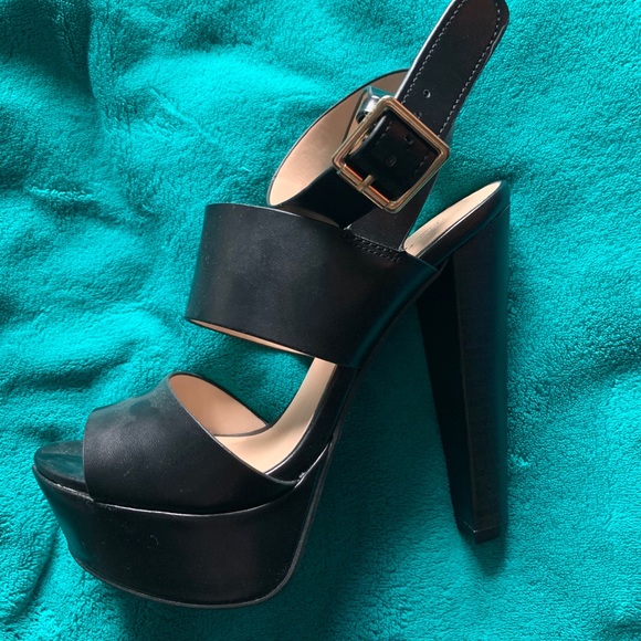 CALL IT SPRING HEELS - Picture 2 of 4